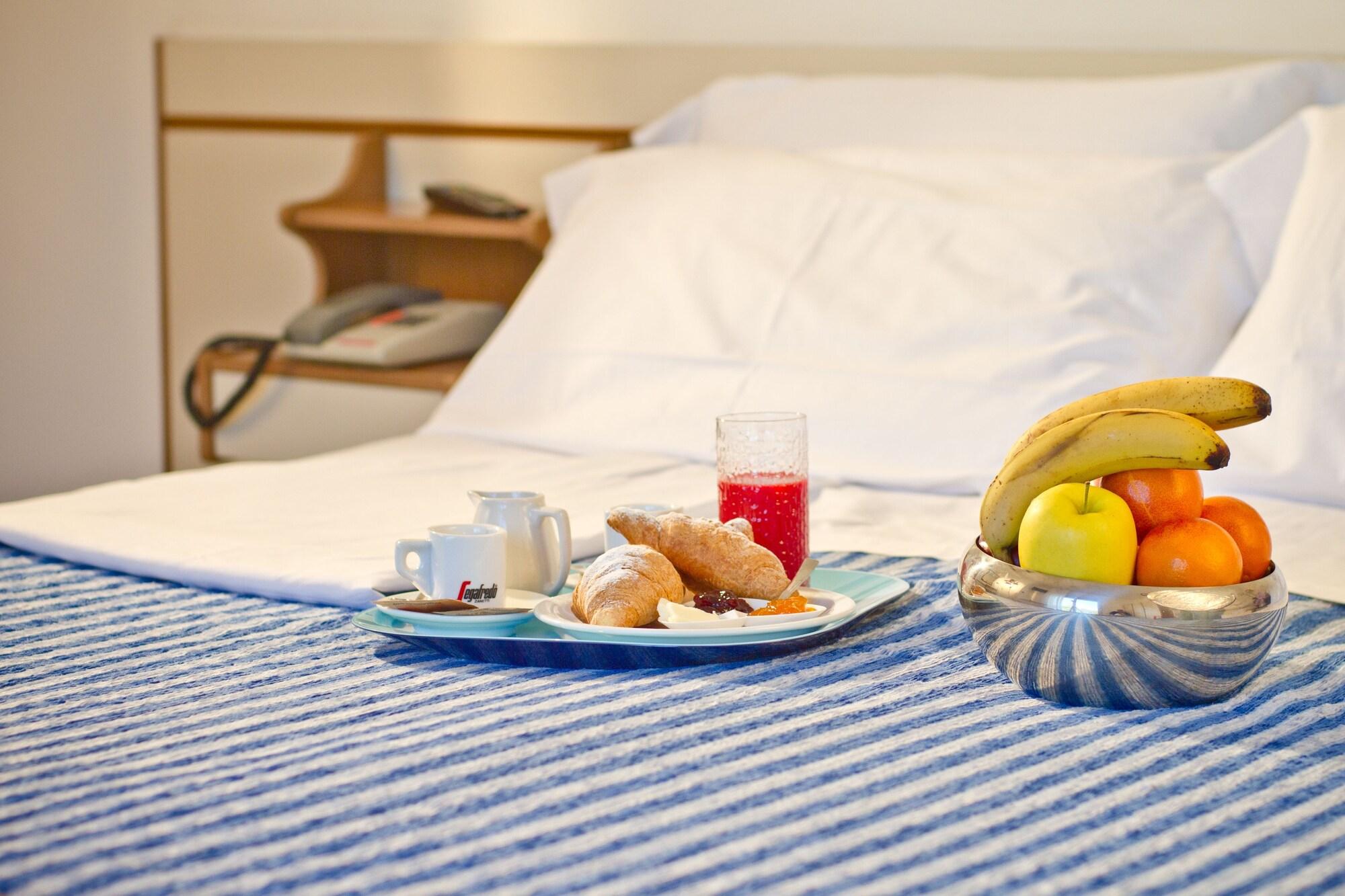 Hotel Montecarlo Rimini Esterno foto