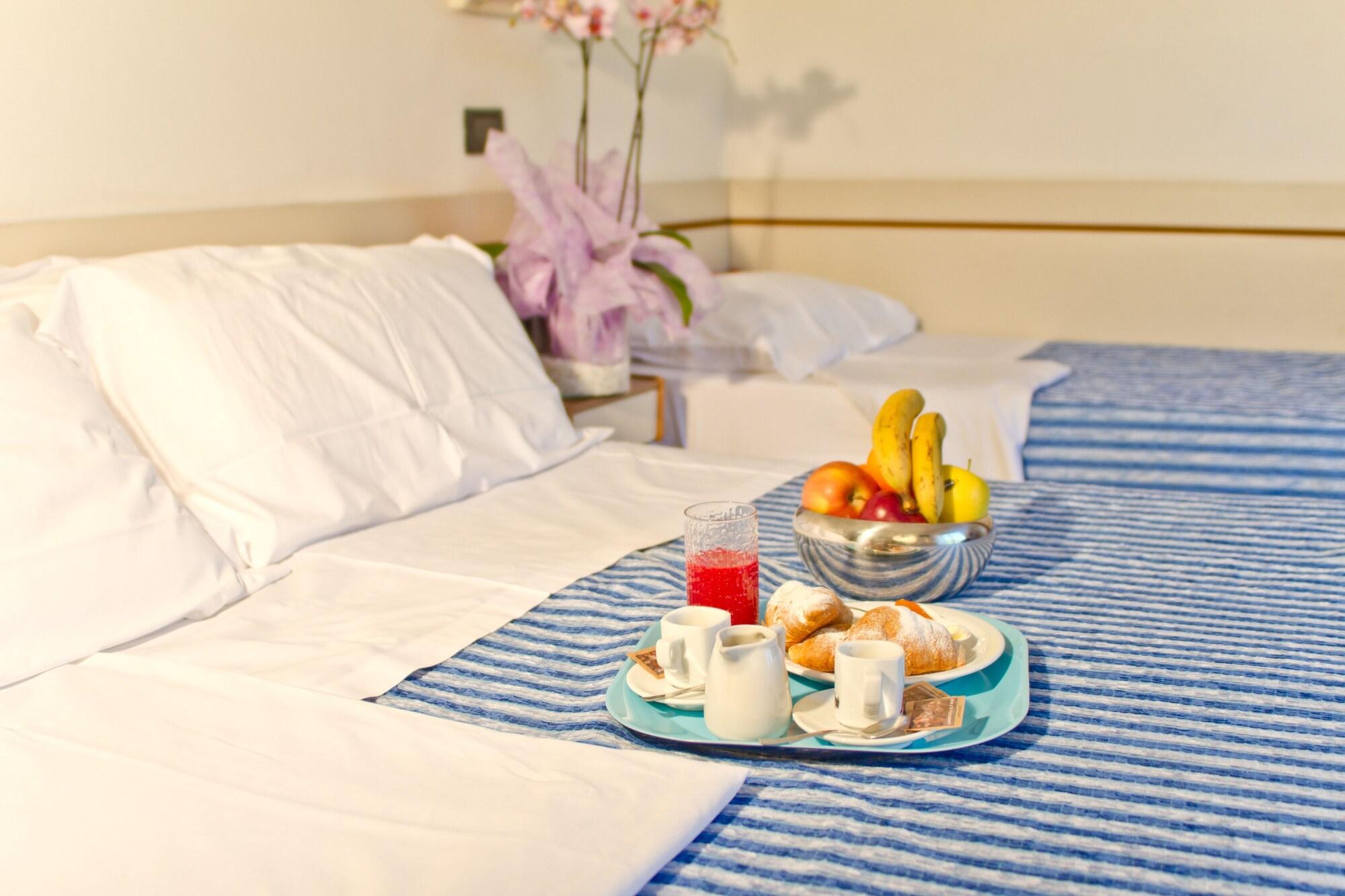 Hotel Montecarlo Rimini Esterno foto