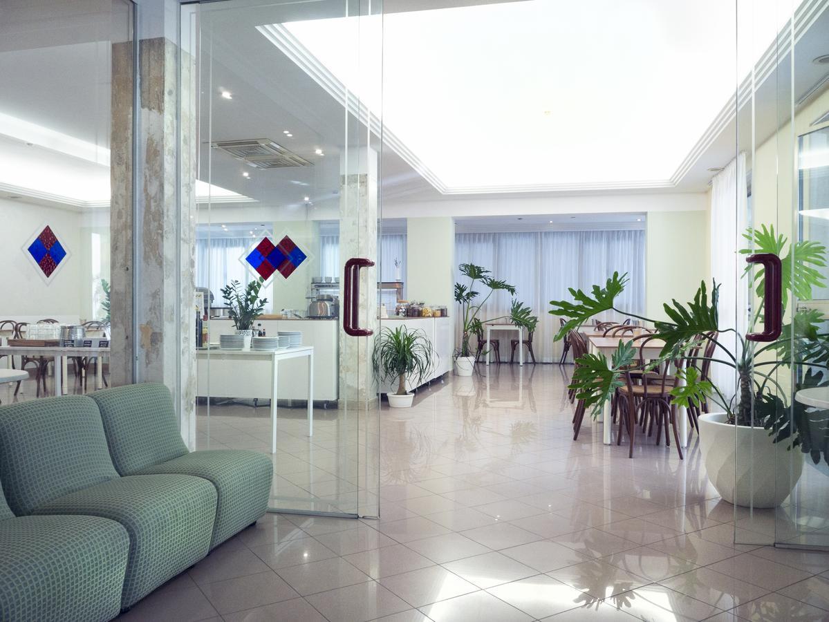 Hotel Montecarlo Rimini Esterno foto